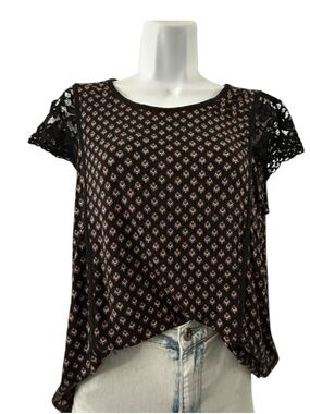 Rafaella Geometric Lace Sleeve Top Medium Black White Boho Chic Business Casual